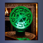 Detail motivu vazky na akrylovej lampe - zelena